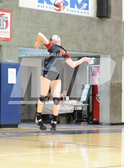 Thumbnail 2 in Dana Hills vs. Mission Viejo (OC Varsity Classic) photogallery.
