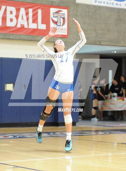 Thumbnail 2 in Dana Hills vs. Mission Viejo (OC Varsity Classic) photogallery.