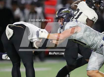 Thumbnail 3 in Servite vs St John Bosco photogallery.