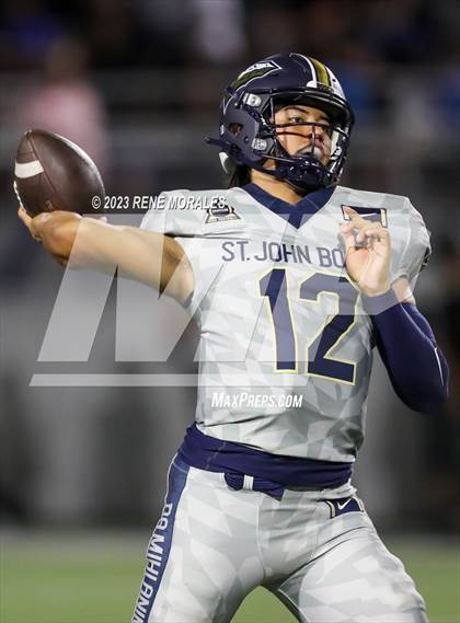 Thumbnail 2 in Servite vs St John Bosco photogallery.