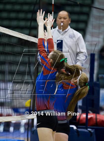 Thumbnail 2 in Eden vs. Broadalbin-Perth (NYSPHSAA Class C Final) photogallery.