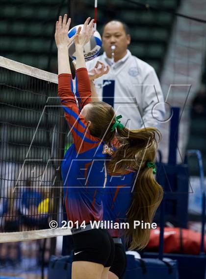 Thumbnail 2 in Eden vs. Broadalbin-Perth (NYSPHSAA Class C Final) photogallery.