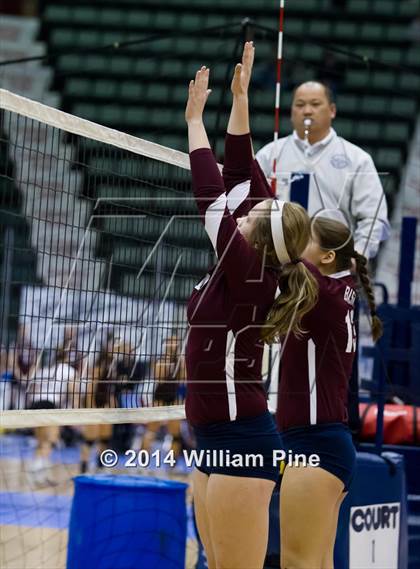 Thumbnail 2 in Eden vs. Broadalbin-Perth (NYSPHSAA Class C Final) photogallery.