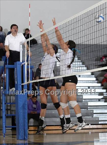 Thumbnail 3 in Hoover @ Burbank photogallery.