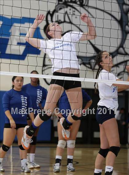 Thumbnail 1 in Hoover @ Burbank photogallery.