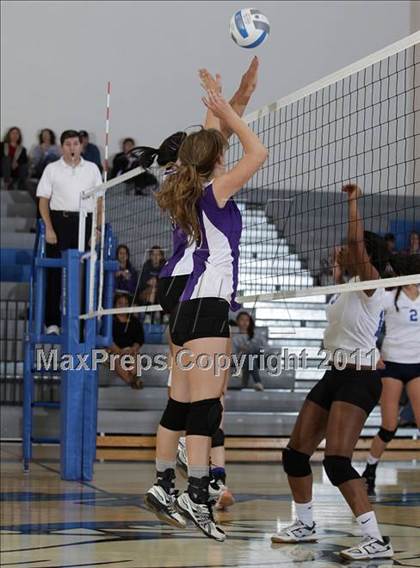 Thumbnail 2 in Hoover @ Burbank photogallery.