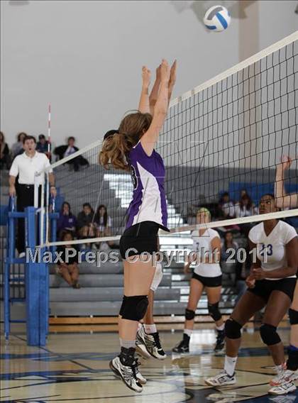 Thumbnail 3 in Hoover @ Burbank photogallery.
