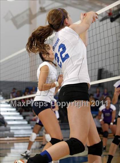 Thumbnail 3 in Hoover @ Burbank photogallery.