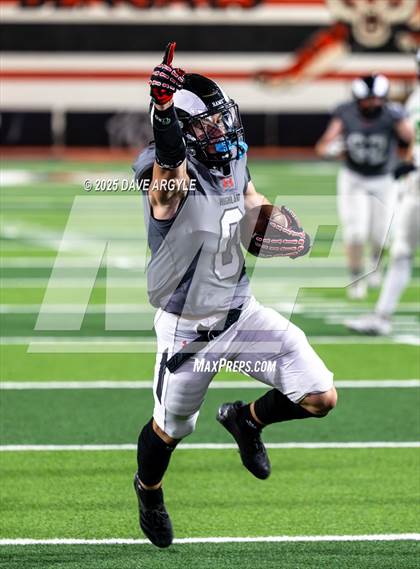 Thumbnail 2 in Highland vs. Sports Leadership & Management photogallery.