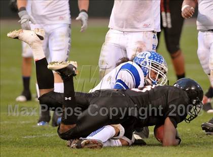 Thumbnail 3 in La Habra vs. Tustin (CIF SS Southwest Final) photogallery.