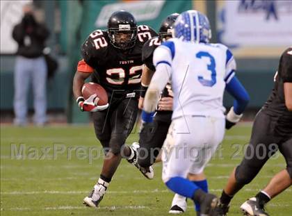 Thumbnail 1 in La Habra vs. Tustin (CIF SS Southwest Final) photogallery.