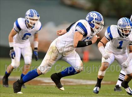 Thumbnail 1 in La Habra vs. Tustin (CIF SS Southwest Final) photogallery.