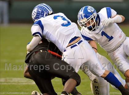 Thumbnail 2 in La Habra vs. Tustin (CIF SS Southwest Final) photogallery.