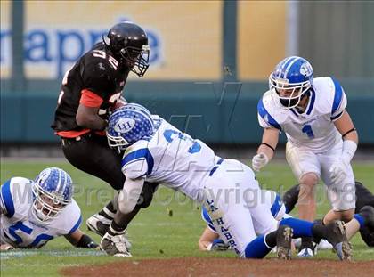 Thumbnail 3 in La Habra vs. Tustin (CIF SS Southwest Final) photogallery.