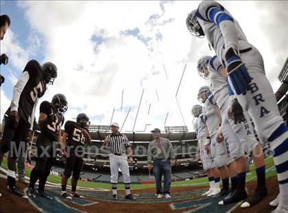 Thumbnail 3 in La Habra vs. Tustin (CIF SS Southwest Final) photogallery.