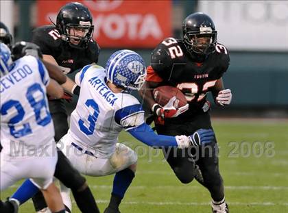 Thumbnail 2 in La Habra vs. Tustin (CIF SS Southwest Final) photogallery.