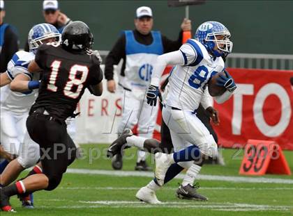 Thumbnail 2 in La Habra vs. Tustin (CIF SS Southwest Final) photogallery.