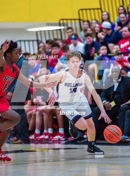 Thumbnail 1 in Terre Haute South Vigo vs. Brownsburg (IHSAA 4A Sectional Semifinal) photogallery.