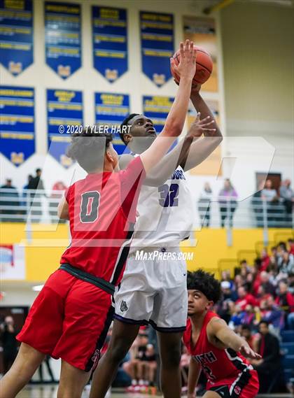 Thumbnail 2 in Terre Haute South Vigo vs. Brownsburg (IHSAA 4A Sectional Semifinal) photogallery.