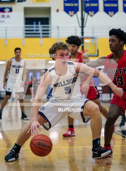 Thumbnail 1 in Terre Haute South Vigo vs. Brownsburg (IHSAA 4A Sectional Semifinal) photogallery.