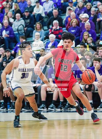 Thumbnail 1 in Terre Haute South Vigo vs. Brownsburg (IHSAA 4A Sectional Semifinal) photogallery.