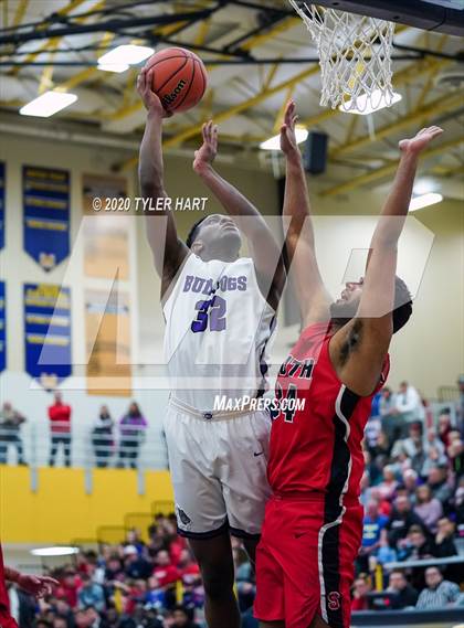 Thumbnail 2 in Terre Haute South Vigo vs. Brownsburg (IHSAA 4A Sectional Semifinal) photogallery.