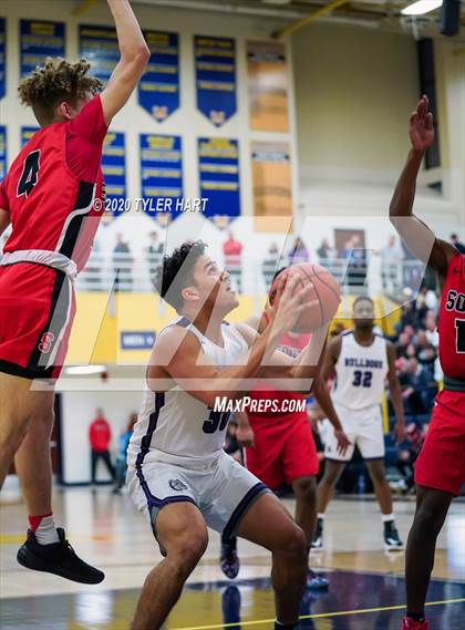 Thumbnail 2 in Terre Haute South Vigo vs. Brownsburg (IHSAA 4A Sectional Semifinal) photogallery.