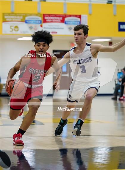 Thumbnail 1 in Terre Haute South Vigo vs. Brownsburg (IHSAA 4A Sectional Semifinal) photogallery.