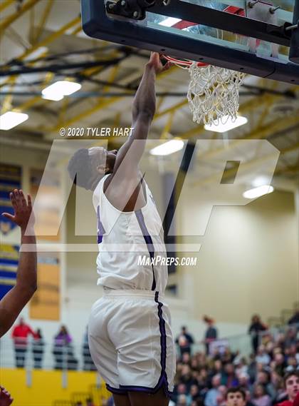 Thumbnail 3 in Terre Haute South Vigo vs. Brownsburg (IHSAA 4A Sectional Semifinal) photogallery.