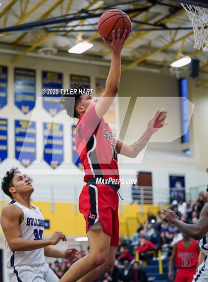 Thumbnail 1 in Terre Haute South Vigo vs. Brownsburg (IHSAA 4A Sectional Semifinal) photogallery.