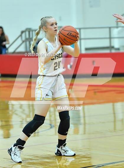 Thumbnail 1 in Cisco vs. Seymour (2A Region II Bi-District) photogallery.