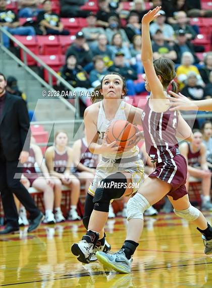 Thumbnail 2 in Cisco vs. Seymour (2A Region II Bi-District) photogallery.