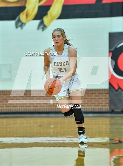 Thumbnail 3 in Cisco vs. Seymour (2A Region II Bi-District) photogallery.