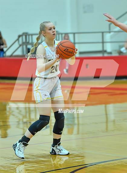 Thumbnail 2 in Cisco vs. Seymour (2A Region II Bi-District) photogallery.