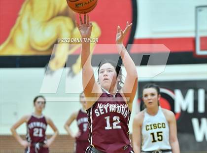 Thumbnail 1 in Cisco vs. Seymour (2A Region II Bi-District) photogallery.