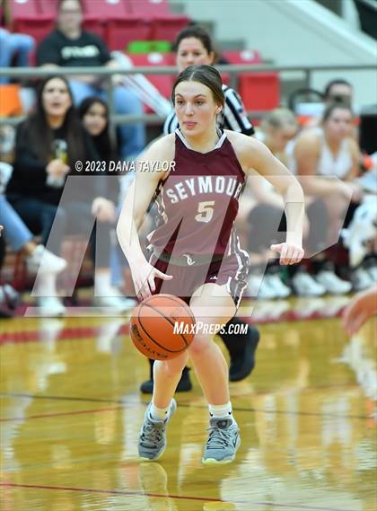 Thumbnail 2 in Cisco vs. Seymour (2A Region II Bi-District) photogallery.