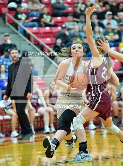 Thumbnail 3 in Cisco vs. Seymour (2A Region II Bi-District) photogallery.