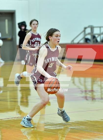 Thumbnail 1 in Cisco vs. Seymour (2A Region II Bi-District) photogallery.
