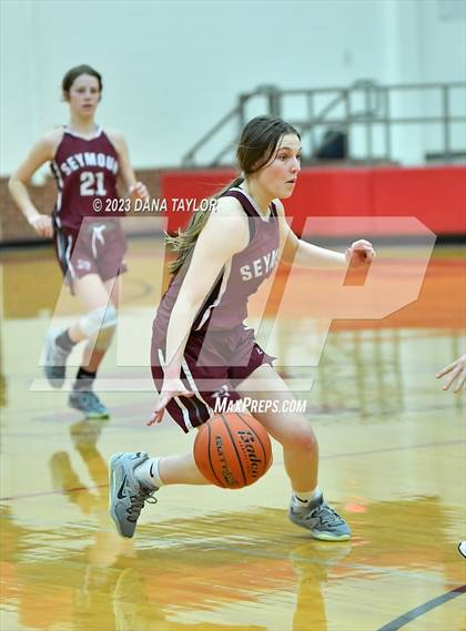 Thumbnail 3 in Cisco vs. Seymour (2A Region II Bi-District) photogallery.