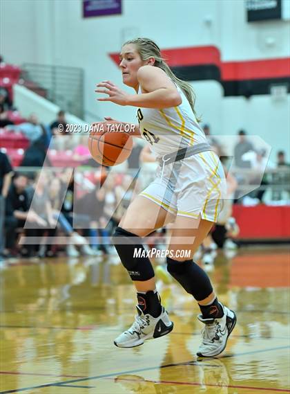 Thumbnail 1 in Cisco vs. Seymour (2A Region II Bi-District) photogallery.