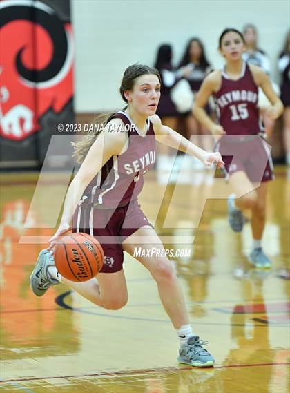 Thumbnail 1 in Cisco vs. Seymour (2A Region II Bi-District) photogallery.