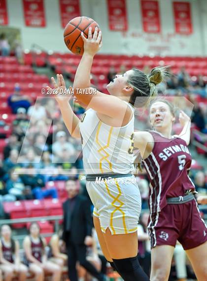 Thumbnail 3 in Cisco vs. Seymour (2A Region II Bi-District) photogallery.