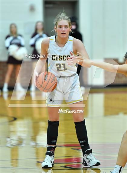 Thumbnail 1 in Cisco vs. Seymour (2A Region II Bi-District) photogallery.