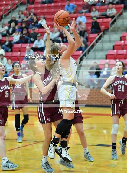 Thumbnail 1 in Cisco vs. Seymour (2A Region II Bi-District) photogallery.