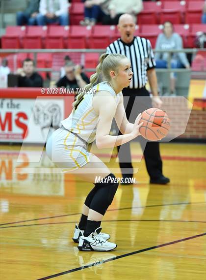 Thumbnail 3 in Cisco vs. Seymour (2A Region II Bi-District) photogallery.