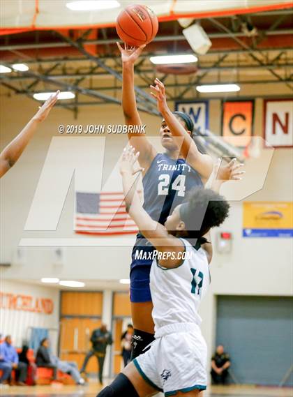 Thumbnail 1 in Trinity Episcopal vs Colonial Forge (StatVa Girls Basketball Classic) photogallery.