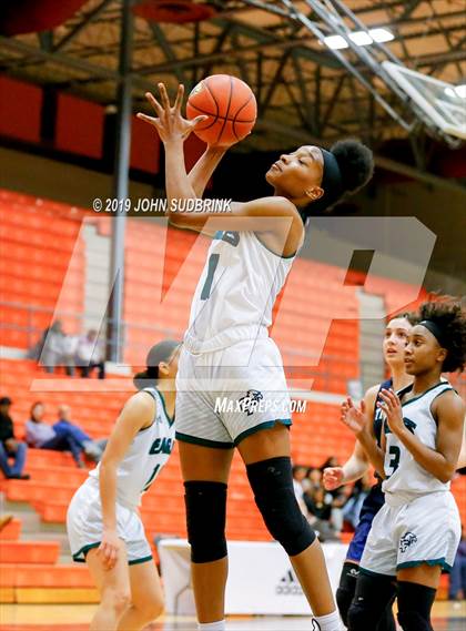 Thumbnail 1 in Trinity Episcopal vs Colonial Forge (StatVa Girls Basketball Classic) photogallery.