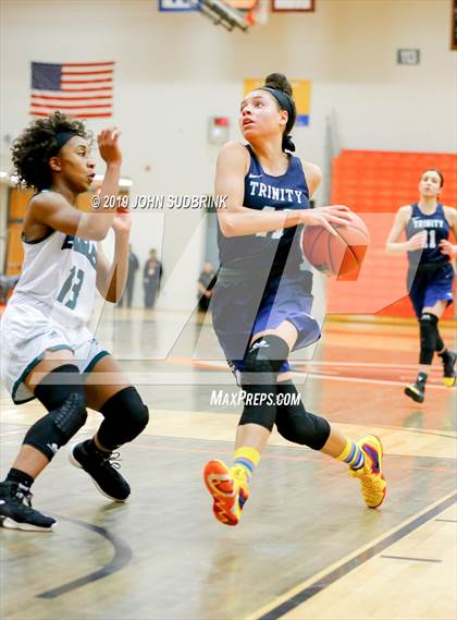 Thumbnail 2 in Trinity Episcopal vs Colonial Forge (StatVa Girls Basketball Classic) photogallery.