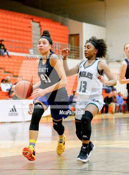 Thumbnail 3 in Trinity Episcopal vs Colonial Forge (StatVa Girls Basketball Classic) photogallery.