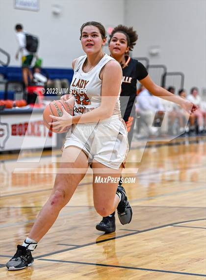 Thumbnail 2 in Caldwell vs Smithville photogallery.